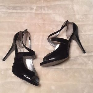 CARLOS black heels